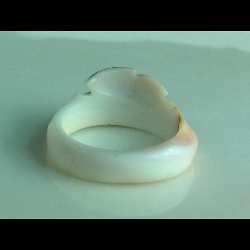 Real seashell ring - Picture 3 of 3
